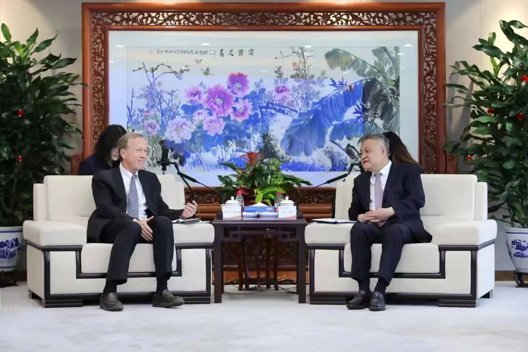 王江会见尼尔·布什全球咨询公司董事长尼尔·布什