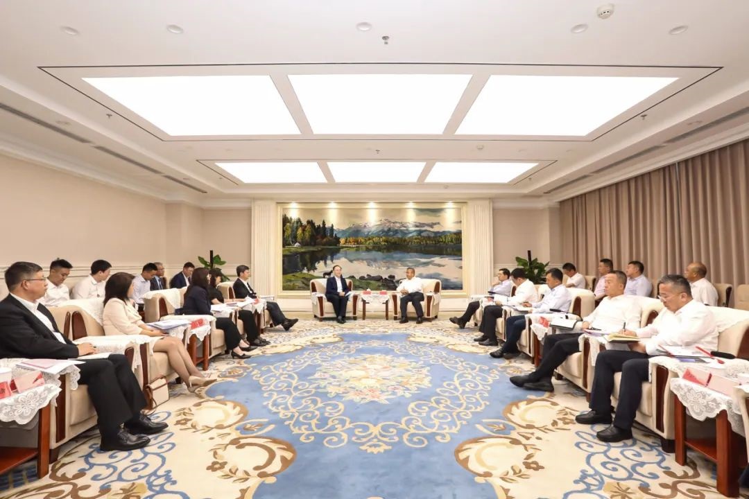 光大集团与新疆维吾尔自治区举行工作会谈