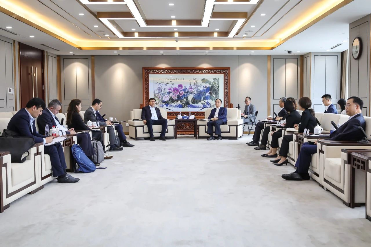 光大集团与乌兹别克斯坦生态、环境保护和气候变化部举行工作会谈