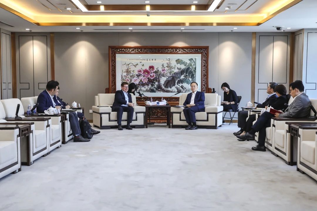 光大集团与加拿大永明金融集团举行工作会谈